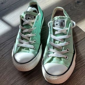 Womens size 6 used converse color mint
